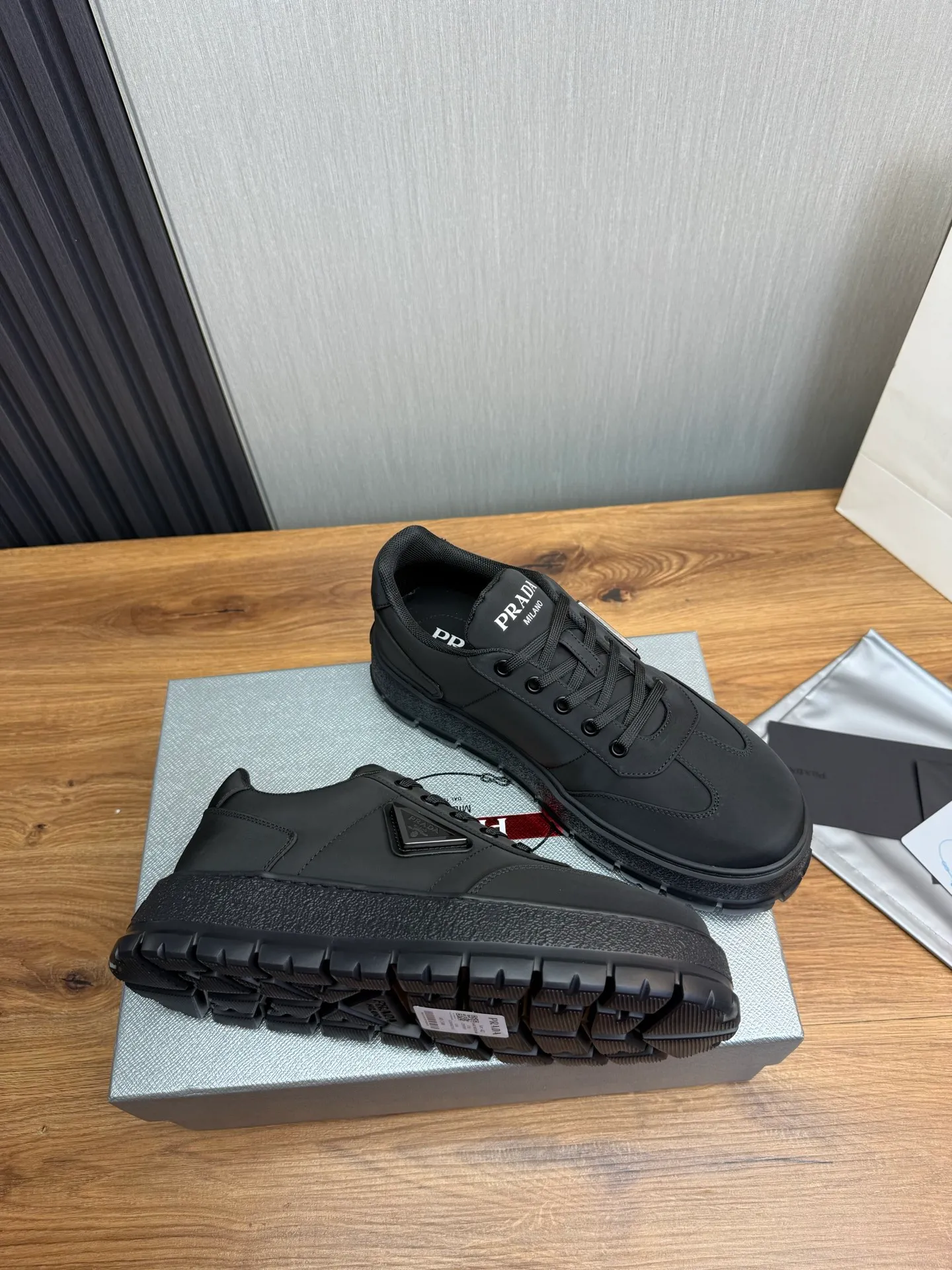 Men's shoes 💰560💰 [PRADA] Popular men's shoes shipped 👏Official website synchronized ⬆️Original imported waterproof fabric + cowhide lining, 1⃣️:1⃣️reproduction, original sole, 38-45 (45. Customized, non-refundable)